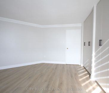 7460 Bathurst Street #1607 - Photo 2