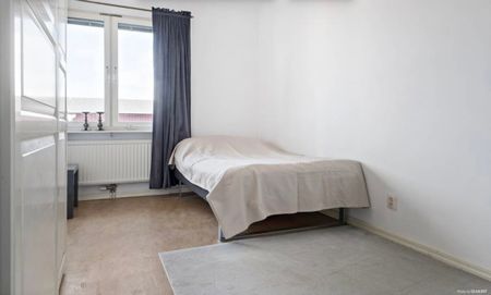 Skarpbrunnavägen, Norsborg - Photo 5