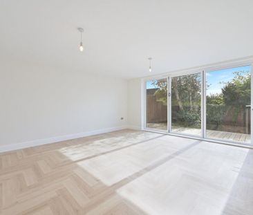 4 bedroom detached house to rent - Photo 1