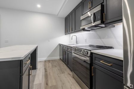 Elevated Kanata Rental Living. On The Park. - Photo 4