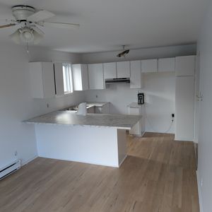 Grand 5 1/2 à Louer Immédiatement - Photo 3