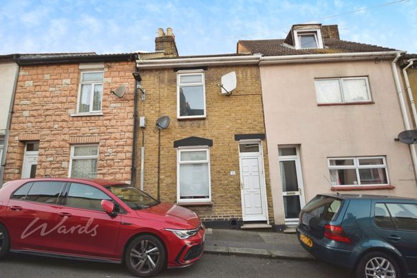 3 bedroom terraced house to rent - Photo 1