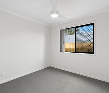 Beautiful ready to move in, 3 Bedroom Duplex - Photo 2