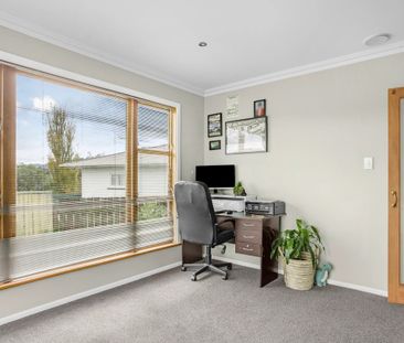 Top quality family home - Photo 4