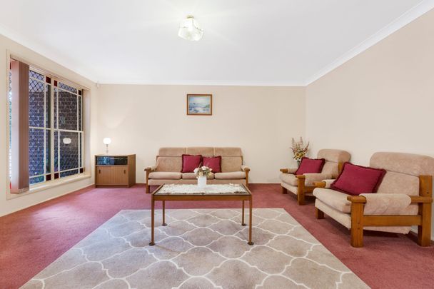 Spacious Family Living in a Quiet Cul-de-Sac - Photo 1