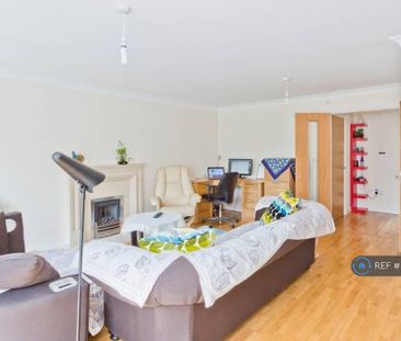 3 bedroom semi-detached house to rent - Photo 2