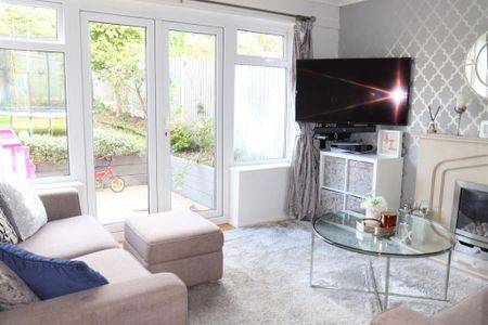 3 bedroom detached house to rent - Photo 2