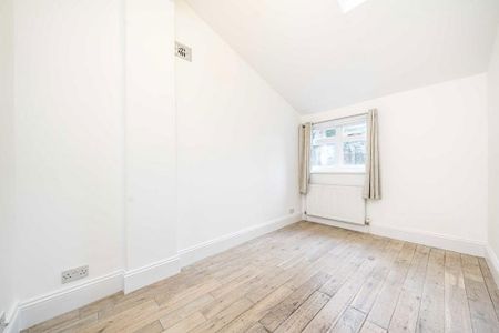 3 bedroom flat to rent - Photo 3