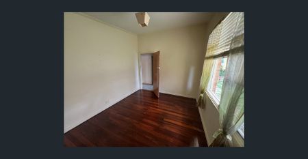 Large 3 bedroom Family Home - Photo 2