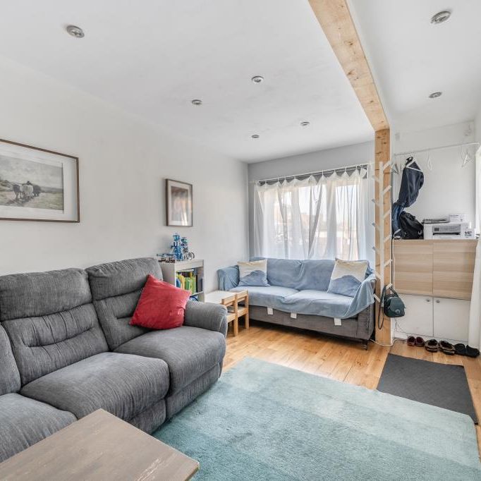 2 bedroom end of terrace house to rent - Photo 1
