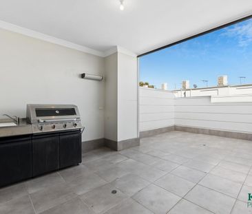 Modern Townhome with Dual Living & Spacious Outdoor Entertaining - Photo 6