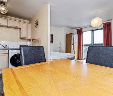 Studio to rent - Photo 2