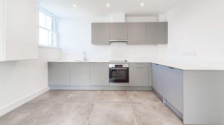 Raynham House, 65a Ware Road, Hertford - Photo 3