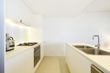 FULLY FURNISHED ON THE WATERFRONT - Photo 3