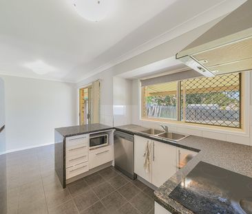 Comfortable Living in a Quiet, Leafy Street - Photo 6