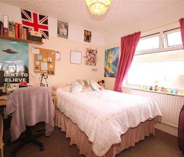 3 bedroom end of terrace house to rent - Photo 1