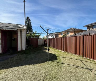 Updated 4 Bedroom Family Home&comma; in a Prime Location&excl; - Photo 3