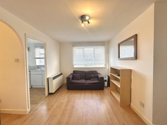 Studio to rent - Photo 1