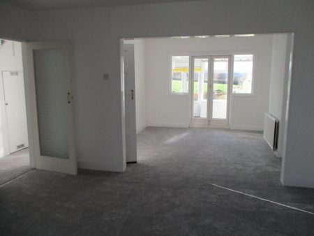 3 bedroom semi-detached house to rent - Photo 2