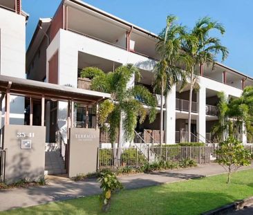 Townhouse in secure complex near CBD - Photo 1