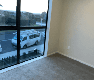 Modern 3BR Home in Bucklands Beach - Photo 4