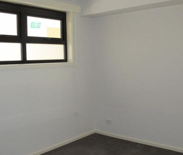 Perfectly Suited to Busy Commuters or Students at Nearby Monash Uni... - Photo 4
