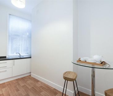 3 bedroom apartment to rent - Photo 6