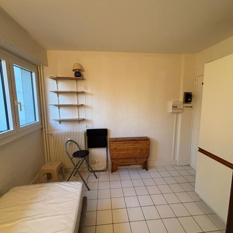 Location Appartement 1 pièce 10m² BOURG LA REINE 92340 - Photo 1