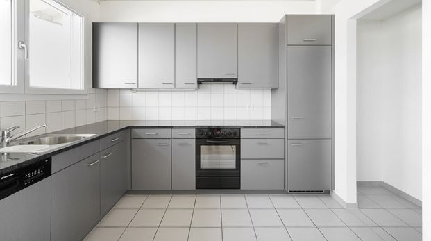 "4.5 room maisonette apartment in family-friendly construction!" - Photo 1