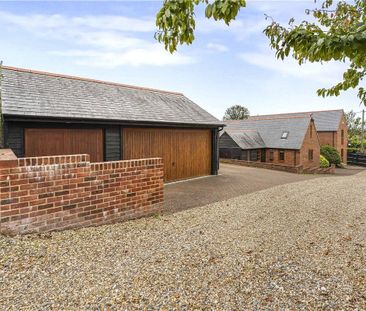 A stunning 5 bedroom family home situated on the outskirts of Wanta... - Photo 2