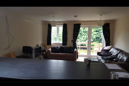 5 Bed Detached House, Highfield Lane, SO17 - Photo 2