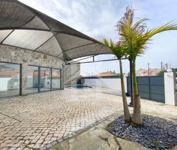 3 room luxury Villa for rent in Alcabideche, Portugal - Photo 2