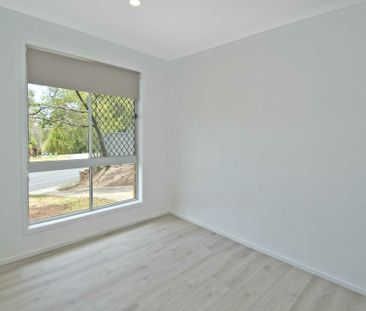 Well-Located 3 Bedroom Home with Air Conditioning | Close to Shops,... - Photo 3