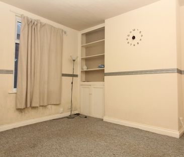 2 Bedroom Mid Terraced House - Photo 1