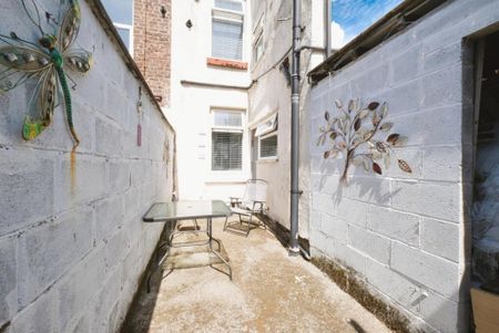2 Bed Terraced House, Dorrit St, L8 - Photo 4