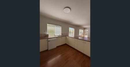 Spacious 3-Bedroom plus study that could be a 4th bedroom renovated Home in Prime Ardross Location - Photo 3