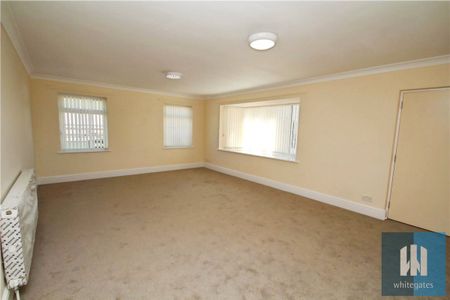 Common Side Farm, New Road, Old Snydale, Pontefract, WF7 - Photo 2