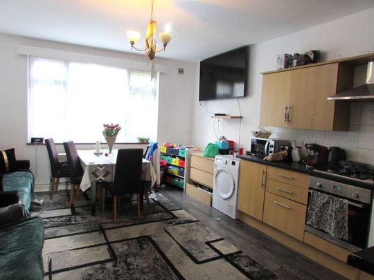 West End Court, West End Avenue, HA5 - Photo 1