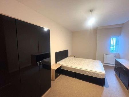 High Street, Kingswinford, West Midlands, DY6 - Photo 3