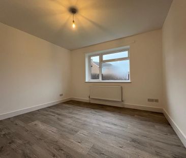 2 bedroom detached bungalow to rent - Photo 2