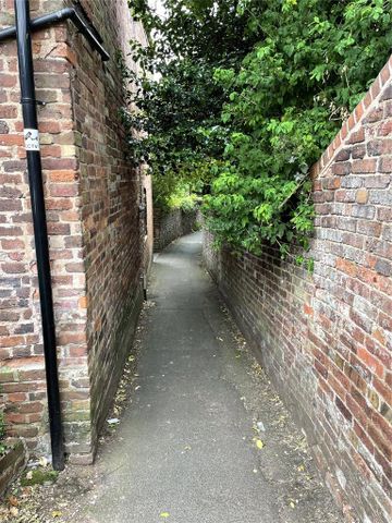1 bedroom terraced house to rent - Photo 5