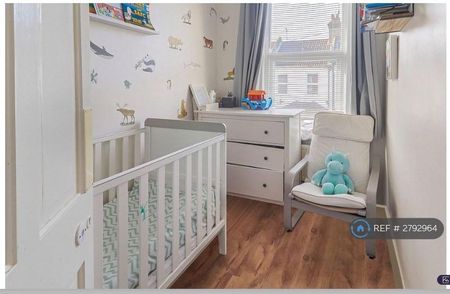 3 bedroom end of terrace house to rent - Photo 5