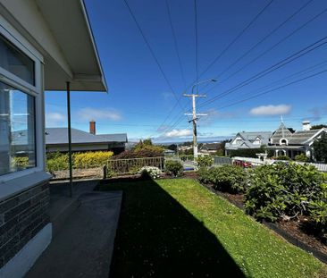 Beautiful in Belleknowes! - Photo 3