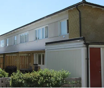 Lextorpsvägen, Trollhättan - Photo 1