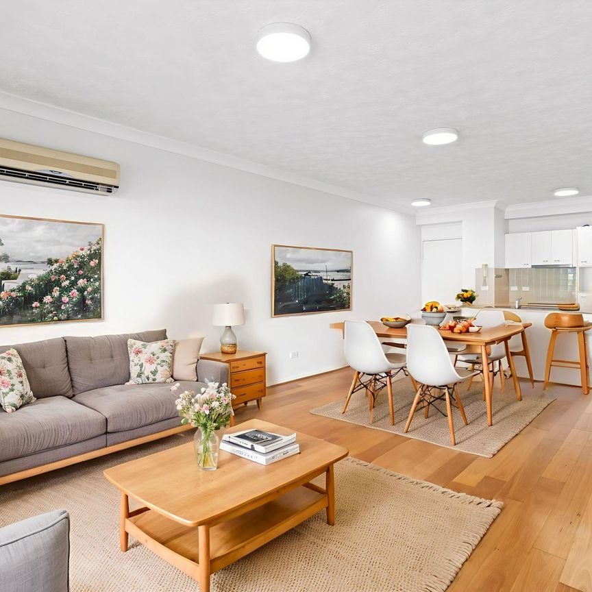 Easy Living in a Bright and Spacious Toowong Apartment - Photo 1