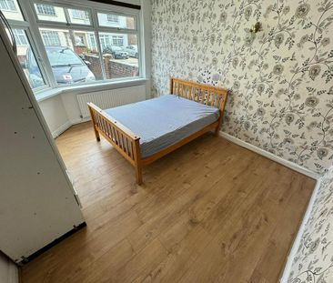 4 bedroom terraced house to rent - Photo 5