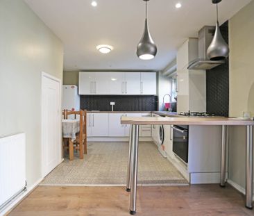 Price £2,150 pcm - Available Now - Part Furnished - Photo 6