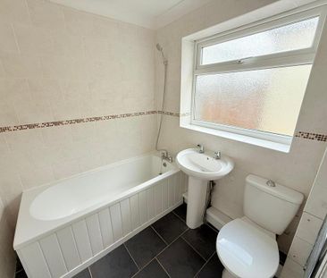 2 bedroom property to rent - Photo 3