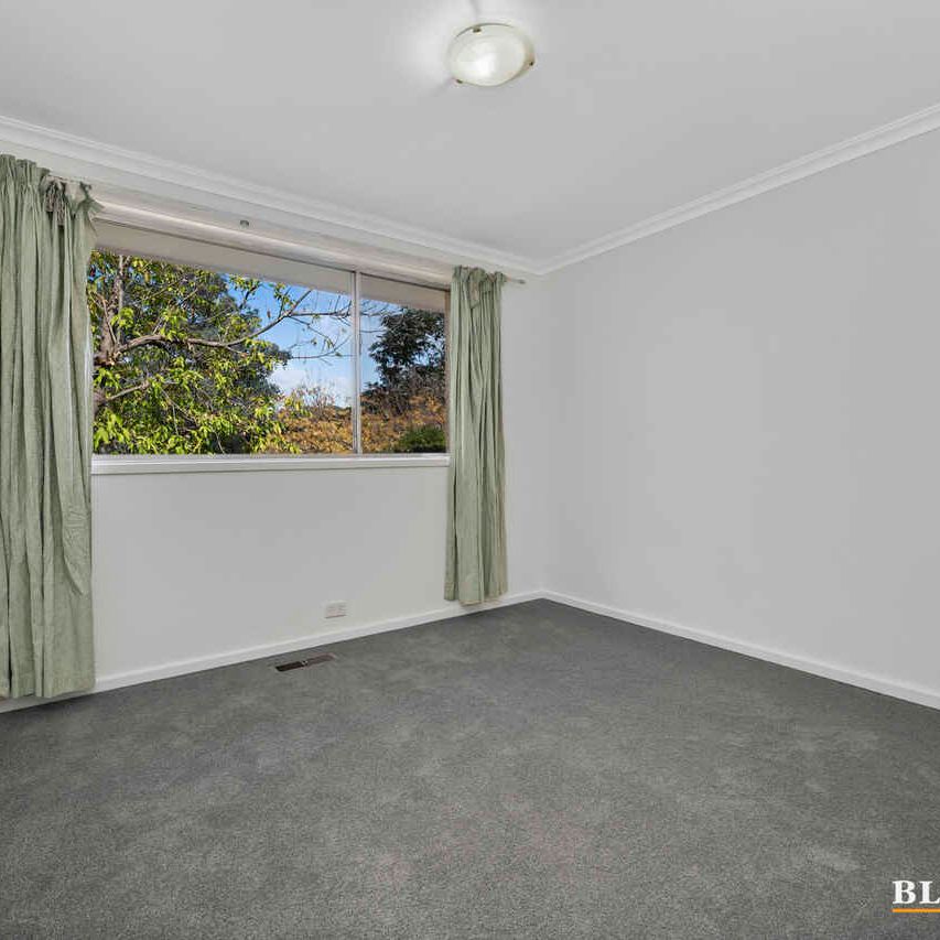 Family Home, great location, in picturesque surroundings - Photo 1