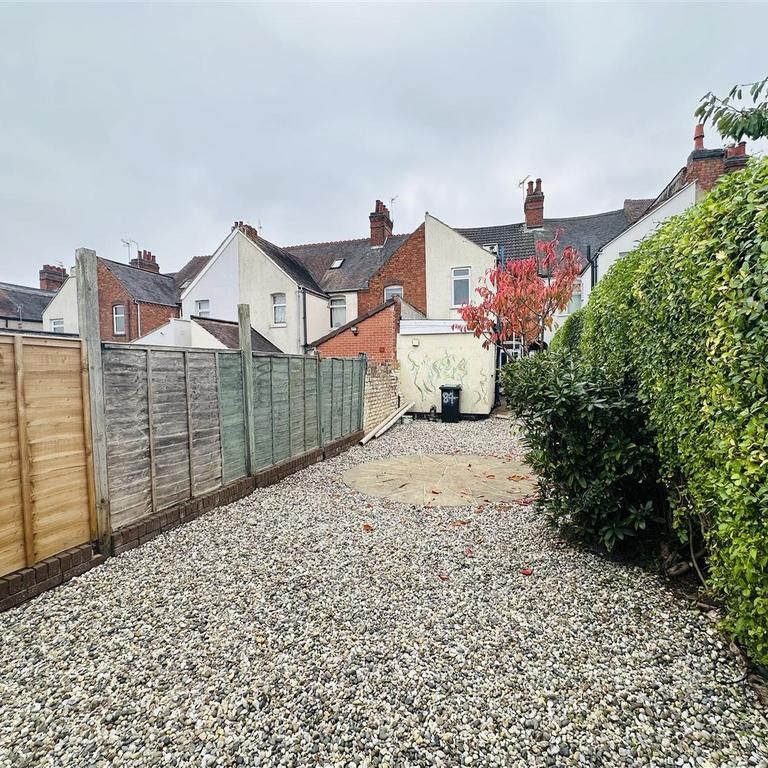 3 bedroom terraced house to rent - Photo 1